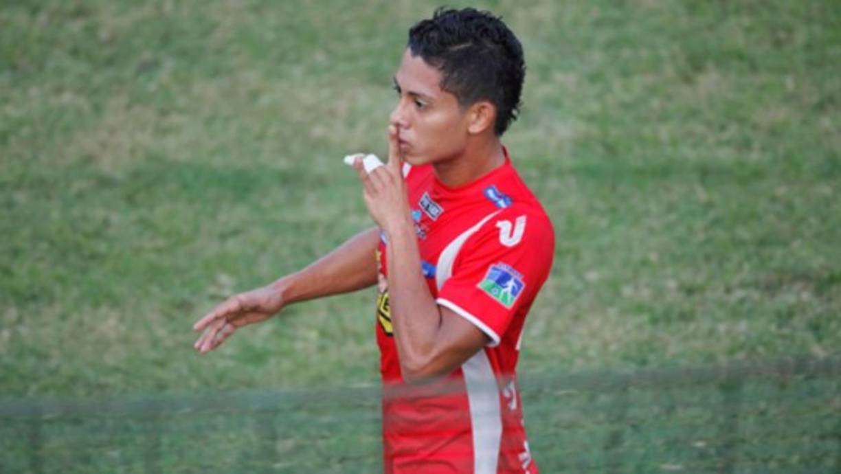 France's forward Antoine Griezmann celebrates a goal during a training session in Clairefontaine-en-Yvelines, southwest of Paris, on May 30, 2019, as part of the team's preparation for the UEFA Euro 2020 qualifying Group H matches against Turkey and Andorra. (Photo by FRANCK FIFE / AFP)