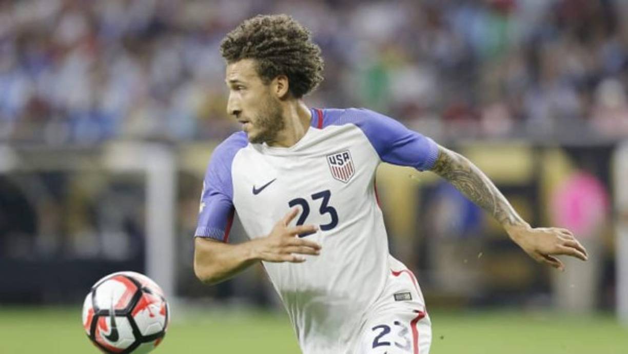 Fabian Johnson: Lateral derecho de 32 años de edad. De amplia experiencia, ha jugado en varios clubes de Alemania como el Borussia Mönchengladbach, Hoffenheim, Wolfsburgo. Muma Bernárdez lo enfrentó en los duelos Honduras vs Estados Unidos.