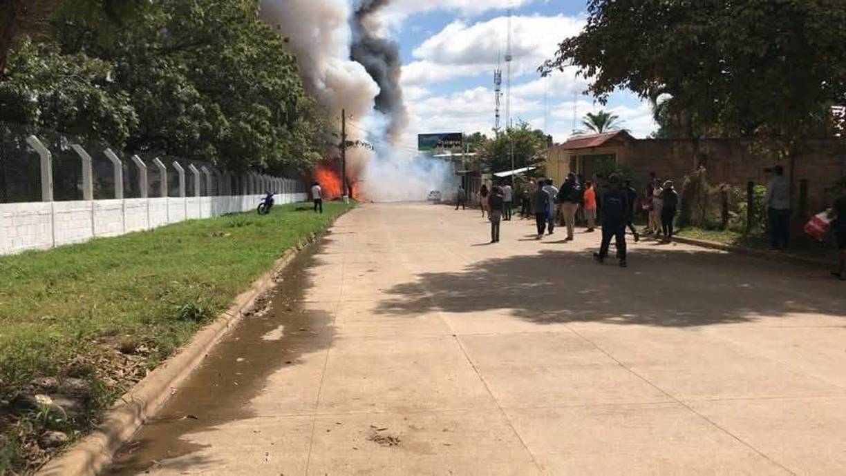 En el lugar había unos 30 puestos que se dedicaban a la venta de pólvora.