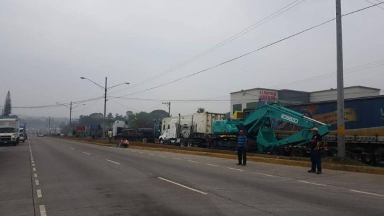 EL descontesto de los transportistas de carga se debe al aumento que sufrió la tarifa del peaje en los últimos días.