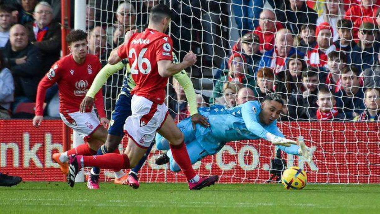 En el partido ante el Leeds United fue pieza clave para mantener su arco en cero y evitar la derrota de su equipo.