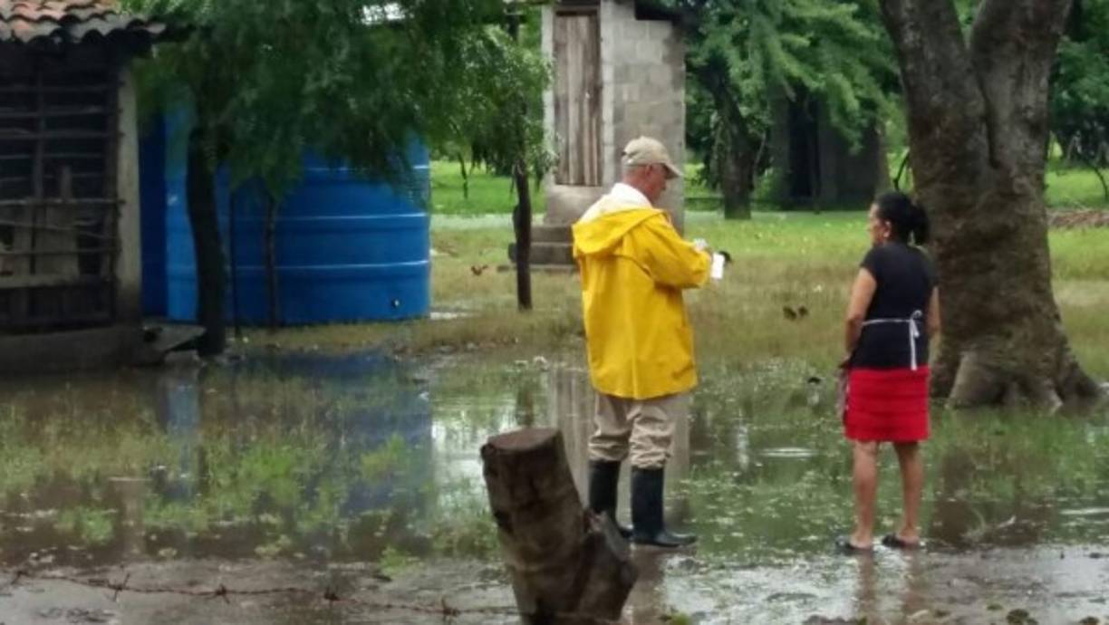 Copeco ha habilitado albergues en escuelas locales para atender a las personas afectadas.