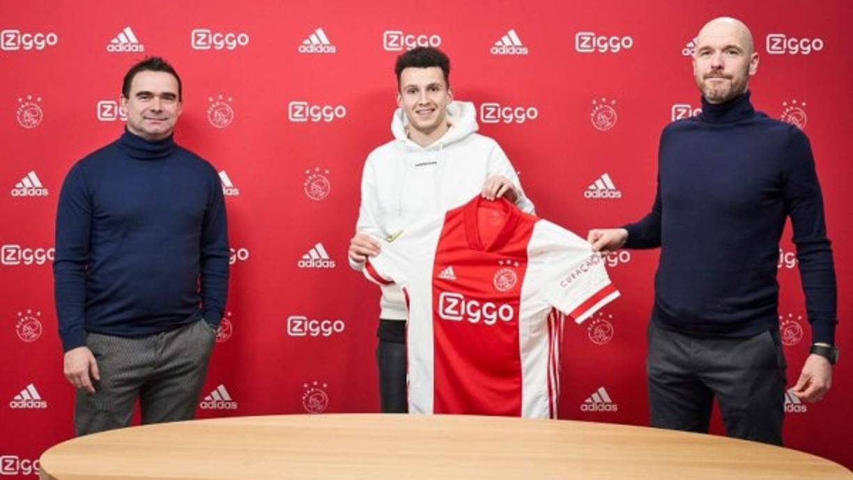 El extremo marroquí Oussama Idrissi, del Sevilla, jugará hasta final de temporada en calidad de cedido en el Ajax de Amsterdam, en una operación en la que se ha acordado con el club holandés la inclusión de una opción de compra.