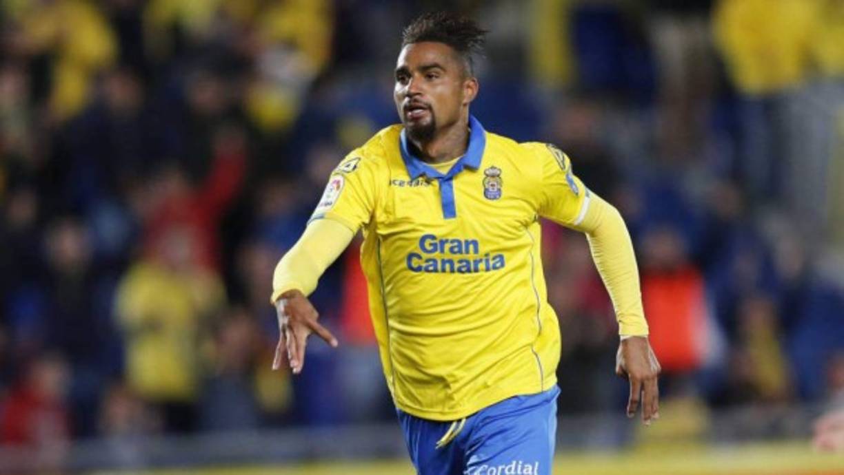 La semana que viene las Palmas hará oficial la renovación de Kevin Prince Boateng. El atacante ghanés ya conoce la oferta de la UD y, a falta de unos pequeños arreglos en el contrato, lo firmará cuando acabe oficialmente LaLiga. Tres temporadas más se quedará Prince en la isla.
