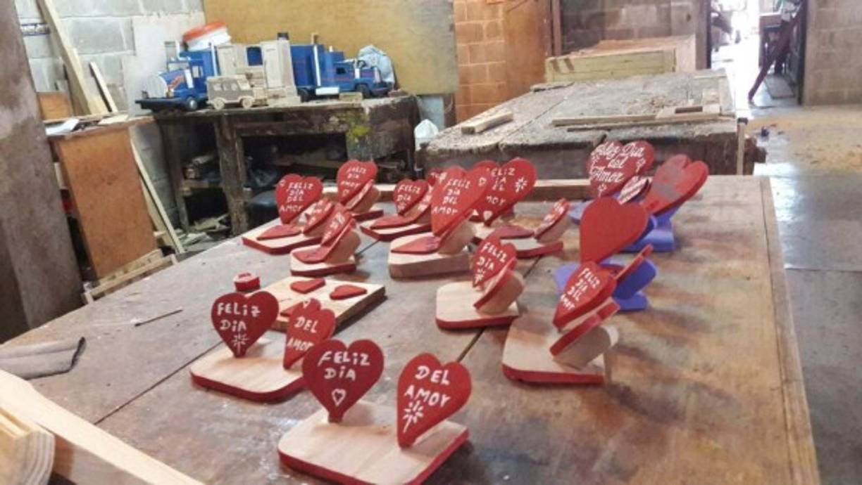 Los reclusos también aprovecharon el pasado día de San Valentín para elaborar adornos alusivos a esa fecha.