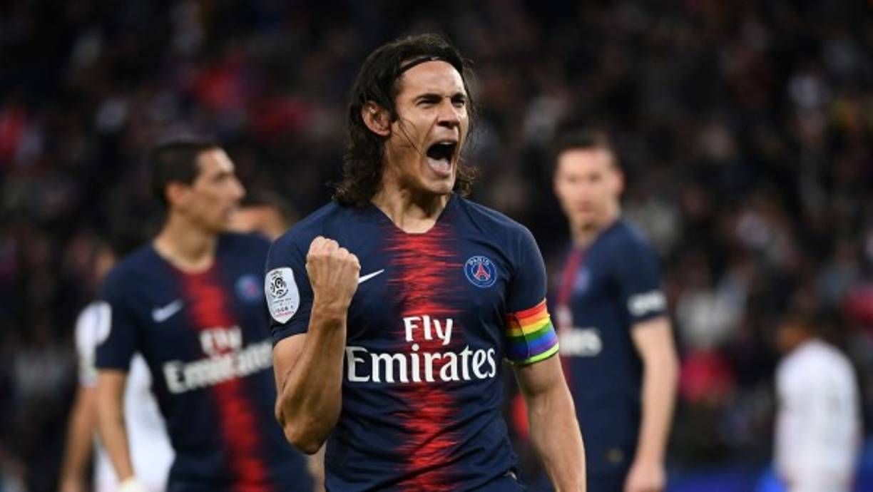 El Atlético de Madrid retoma el interés por Edinson Cavani. Según la SER es el jugador favorito de Diego Simeone para cubrir la baja de Griezmann. El delantero uruguayo (32 años) sigue a la sombra de Neymar y Mbappé en el PSG y podría llegar en calidad de cedido.