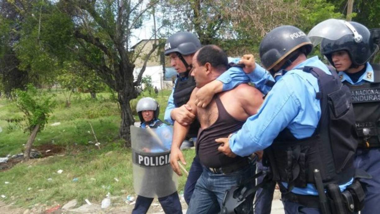 Las fuerzas de seguridad que ejecutaron el desalalojo manifestaron que tienen la orden de desalojo y que la misma fue hecha efectiva por la orden de un juez ejecutor.<br/>