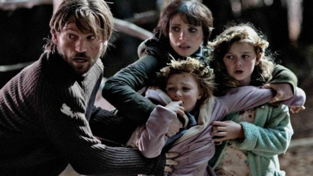 Mamá: Tras la muerte de su madre dos niñas encuentran refugio con su tío, pero pronto se da cuenta de que no vienen solas. Ahora deben determinar si mamá es el fantasma de su madre muerta, o si las dos niñas están simplemente lidiando con las secuelas emocionales de una tragedia que altera sus vidas. El primer éxito en Hollywood del director argentino Andy Muschietti, que luego dirigió la remake de 'It'.<br/>