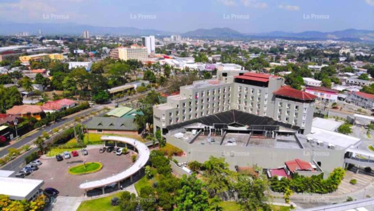 Según la alcaldía de San Pedro Sula, la ciudad tiene un censo hasta el 2018, 1 millón 135 mil habitantes.<br/><br/>El crecimiento de la capital industrial es evidente en el 2013 se tenían datos de al menos unos 800 mil habitantes.