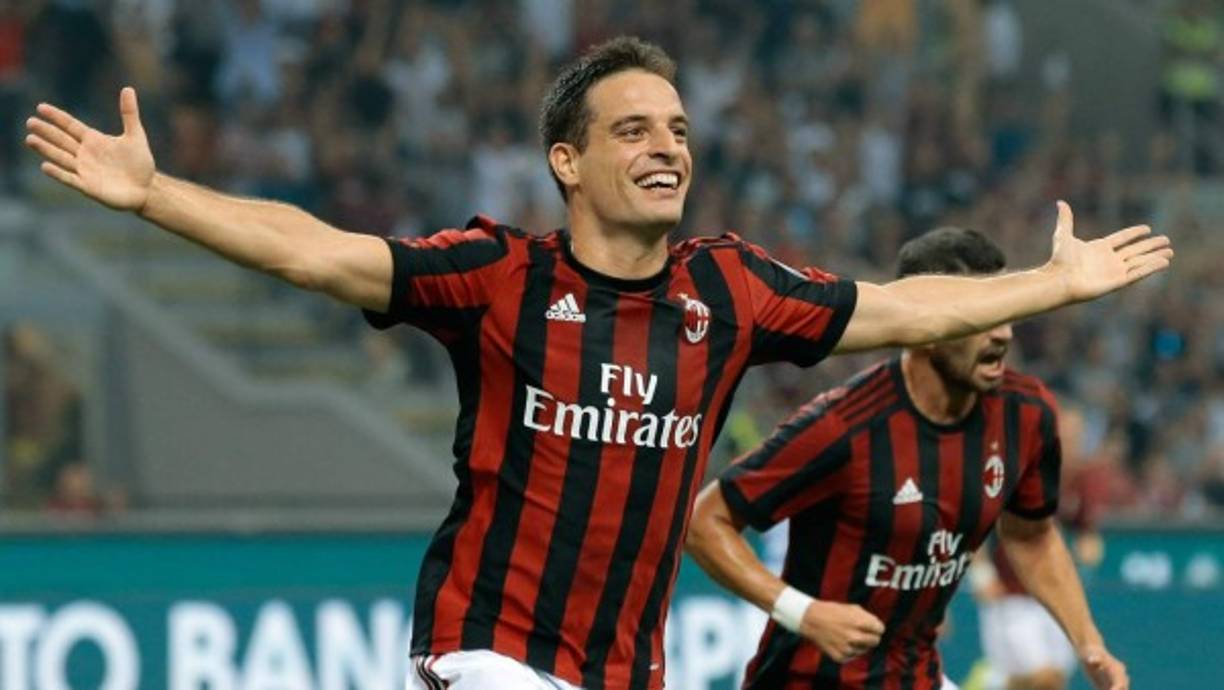 El Milan ha comunicado a Giacomo Bonaventura que no le va a ampliar el contrato y que por lo tanto su vinculación con el conjunto milanista terminará el próximo verano. Ya suenan equipos que estarían interesados en hacerse con los servicios del centrocampista italiano, uno de ellos el Atalanta que podría recuperarlo aunque Roma y Torino también se unen a la pelea.