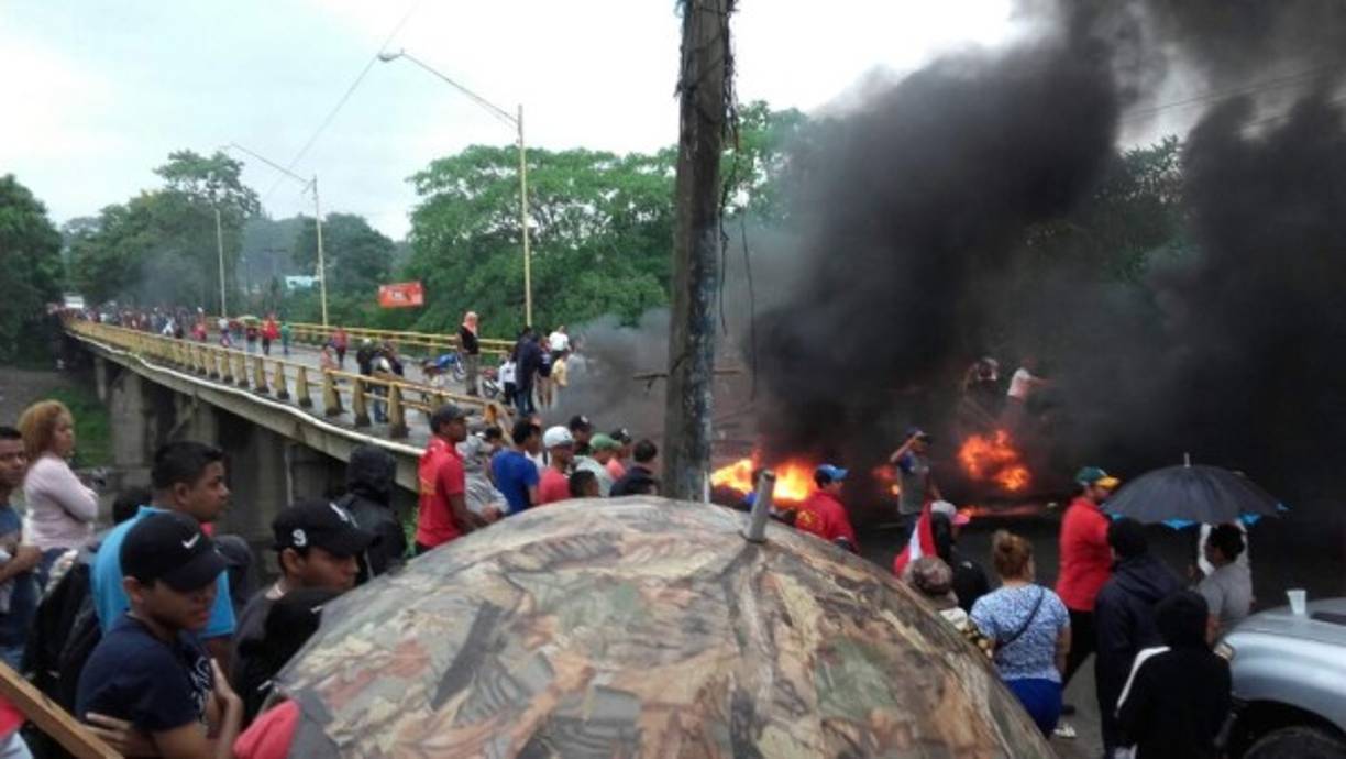 Las protestan se prolongaron en Jutiapa, Salitrán, Sambo Creek, La Ceiba, El Pino, San Juan Pueblo y Lean, en la zona atlántica.