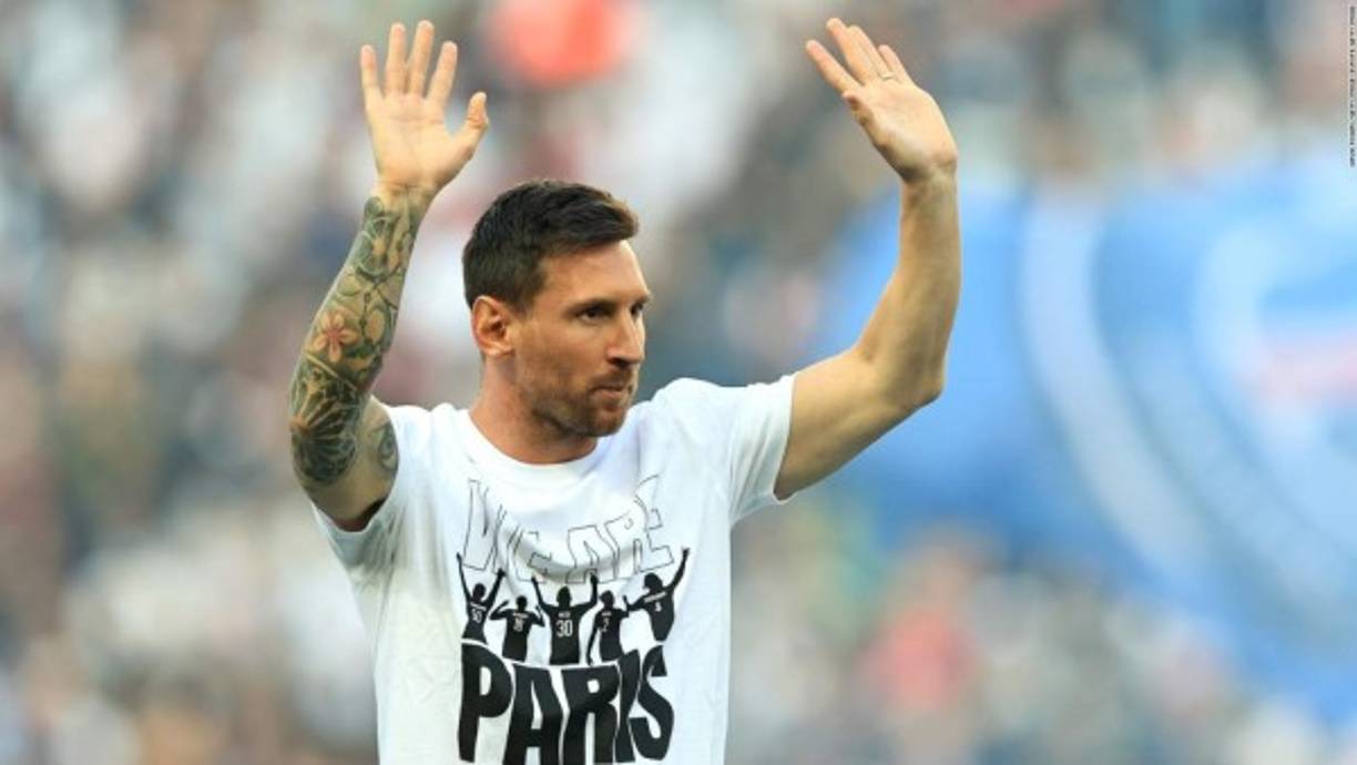 Según informa 'Onefootball', antes de comprometerse con el PSG, Lionel Messi llamó a la puerta del Bayern Múnich, club poderoso que podía aspirar a tenerle en su plantilla. En el cuadro germano han justificado su negativa a abordar el fichaje del argentino por los problemas que habría conllevado en su vestuario.