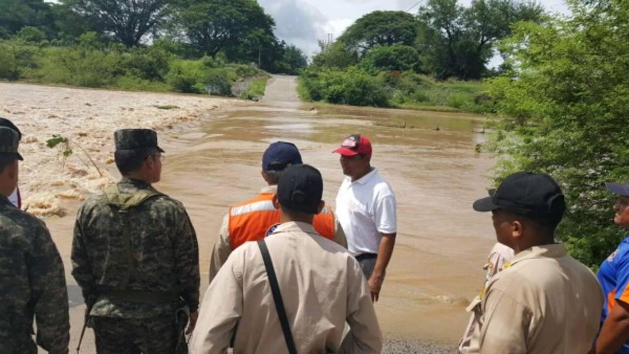 Ese fenómeno prolonga una vaguada a nivel de superficie sobre todo el litoral Caribe.