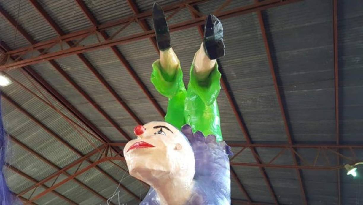 El municipio de Trinidad es un ejemplo de colectividad y muestra de ello es que la fiesta no solo es la quema de las chimeneas, hay un festival gastronómico, ventas de artesanías, conciertos hasta la medianoche.