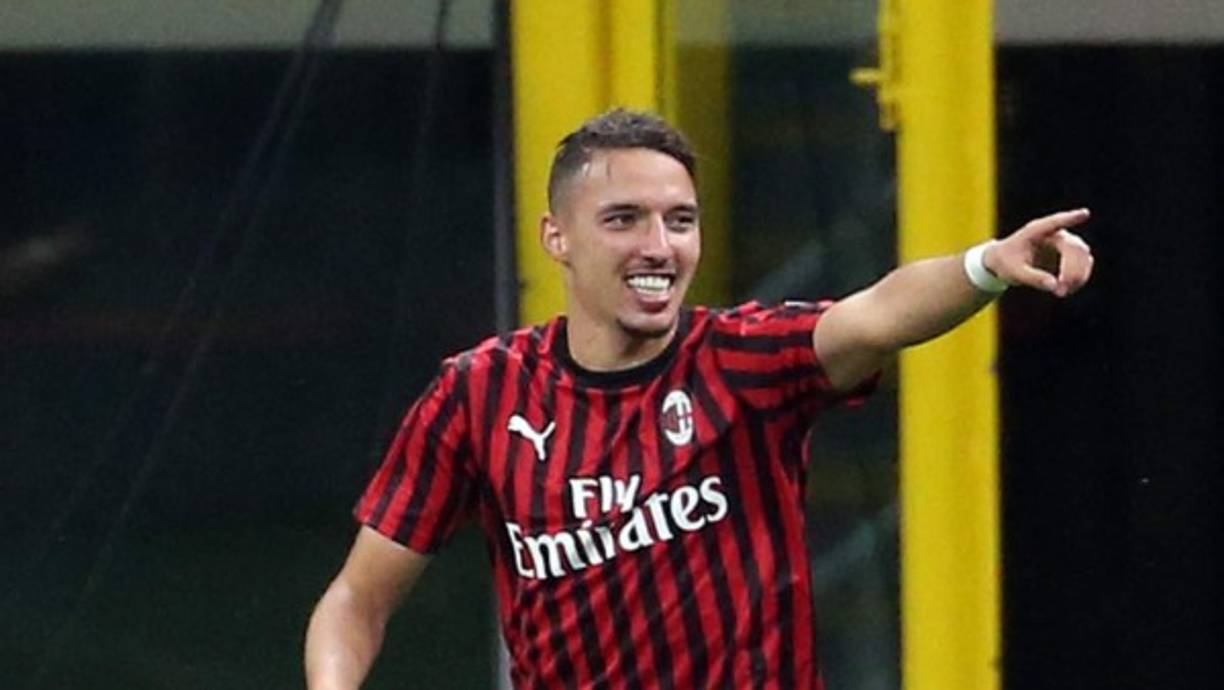 Ismael Bennacer: Según The Sun, el Chelsea ofrece unos 49 millones de euros por hacerse con el centrocampista que destaca en el AC Milan.<br/>