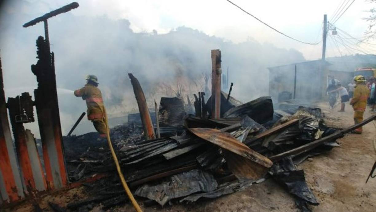 El siniestro ocurrió en el sector conocido como El Chorizo en la colonia Divanna.