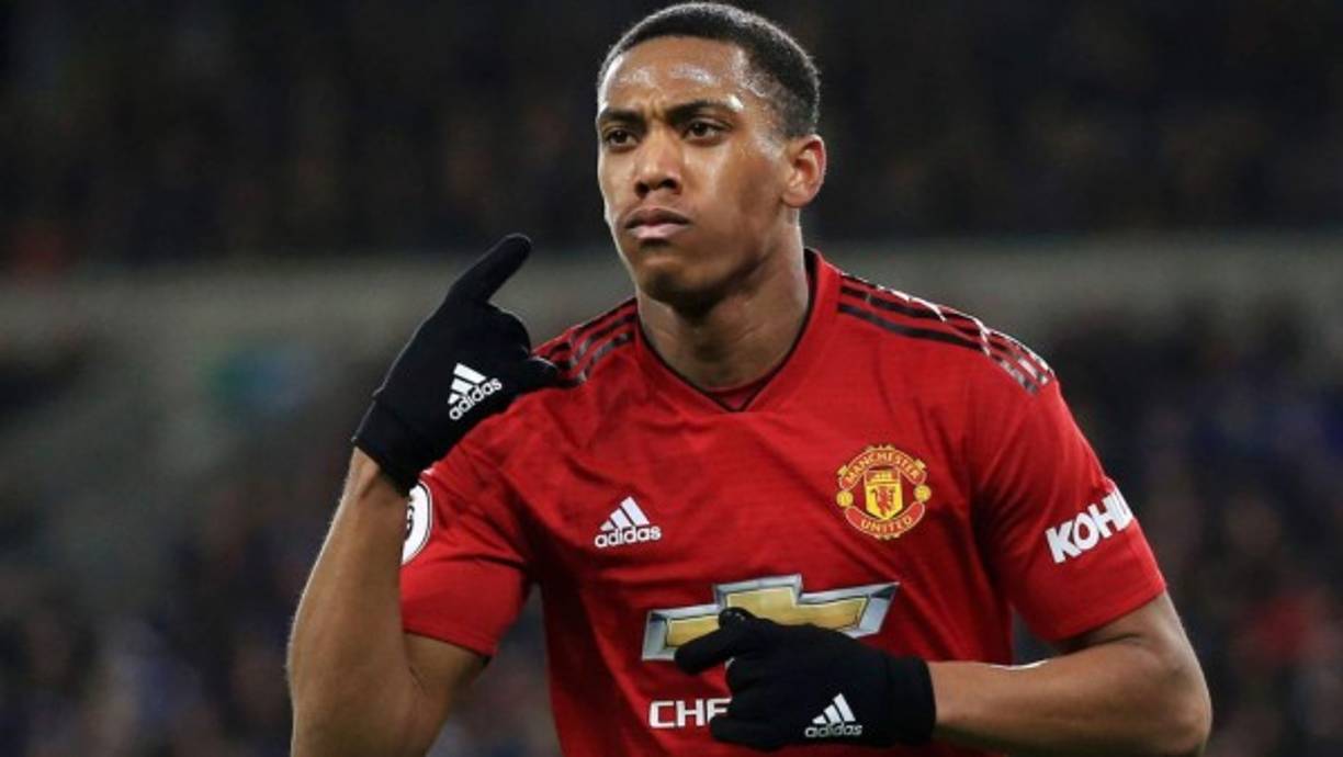 Según Sky Sports, Anthony Martial está a punto de renovar con el Manchester United por cuatro años y medio, hasta 2024. El club lleva varios meses negociando la ampliación del contrato.