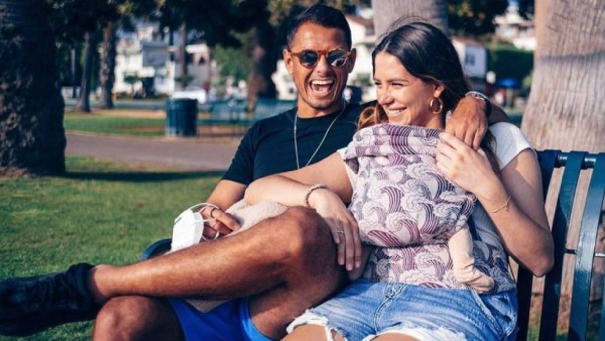 El pasado octubre, Javier Hernández y Sarah Kohan se convirtieron en padres de una bebita a quien llamaron Nala.