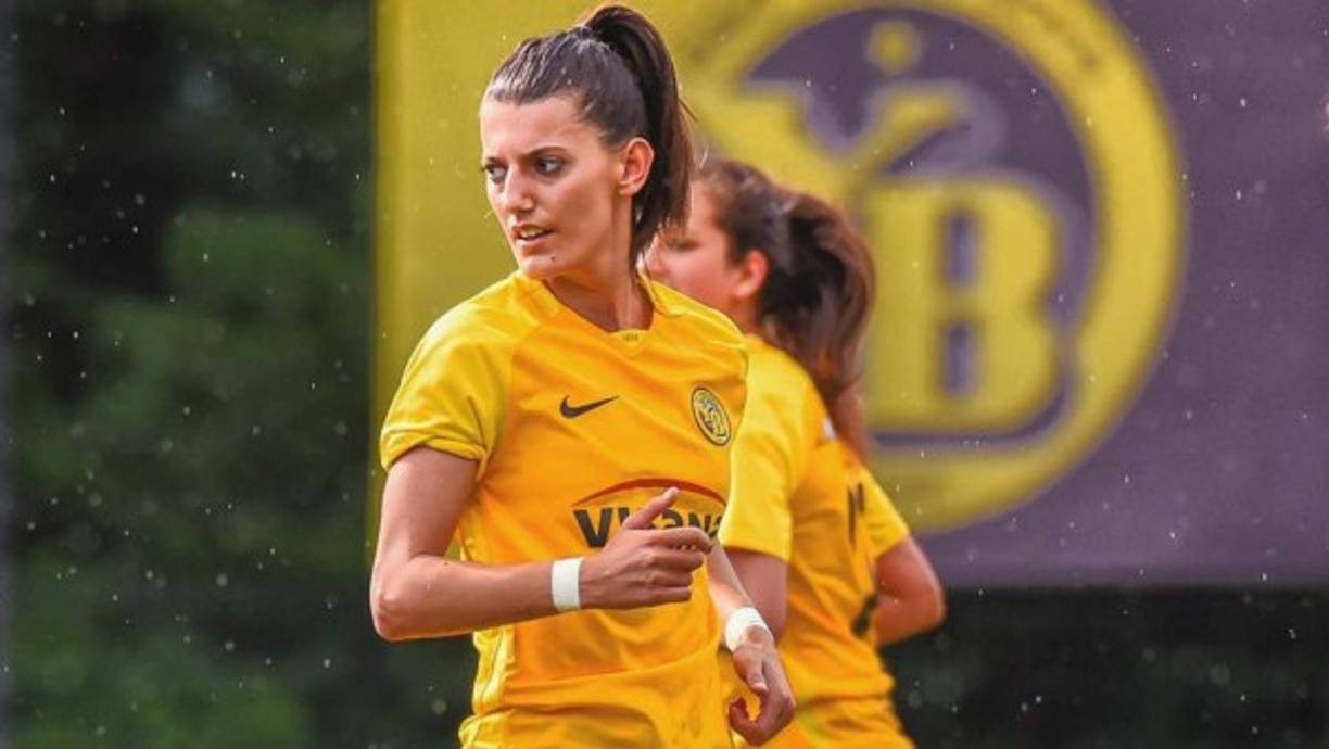 La futbolista fue encontrada gracias a una máquina de los Bomberos que puede bajar hasta 300 metros de profundidad y que se acciona desde la superficie.