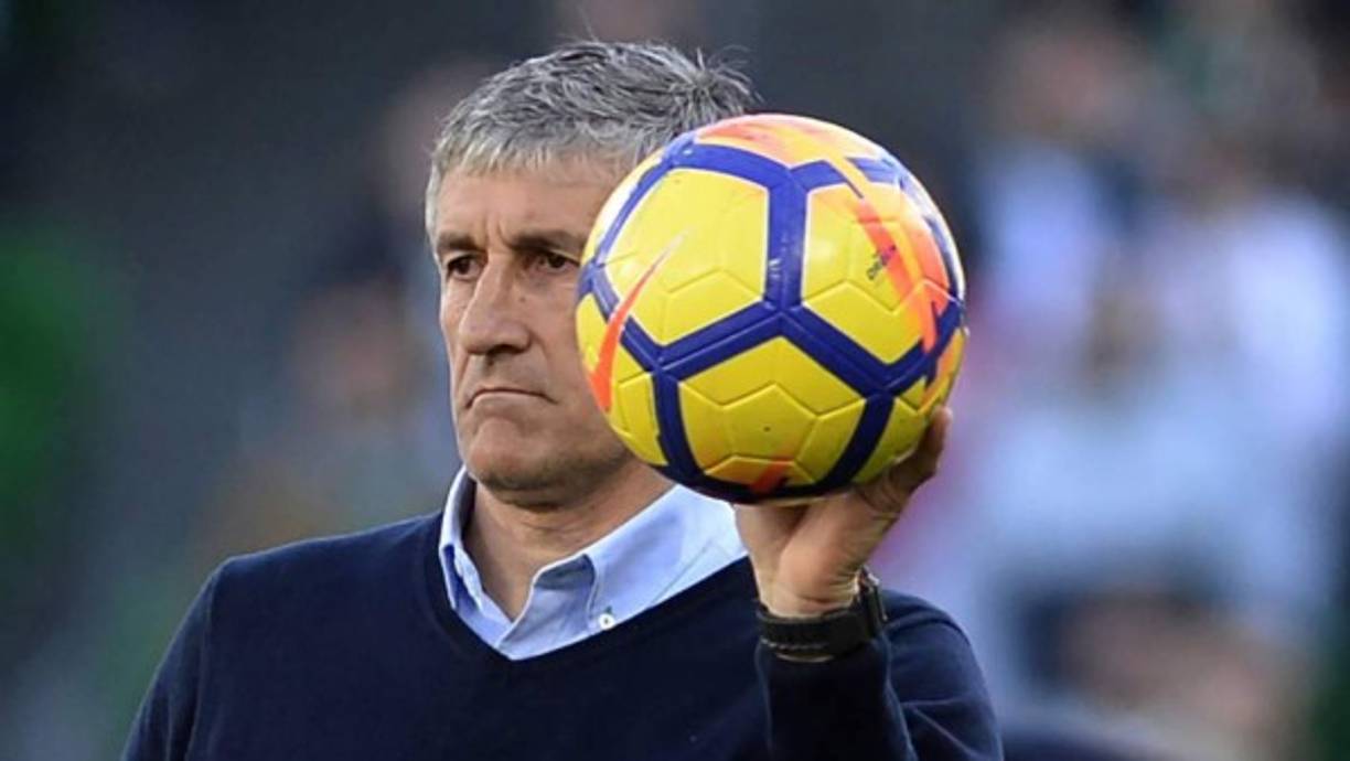 Quique Setién: El entrenador español de 61 años de edad fue anunciado como nuevo entrenador del FC Barcelona en reemplazo de Ernesto Valverde. Firmó contrato hasta el 30 de junio de 2022.