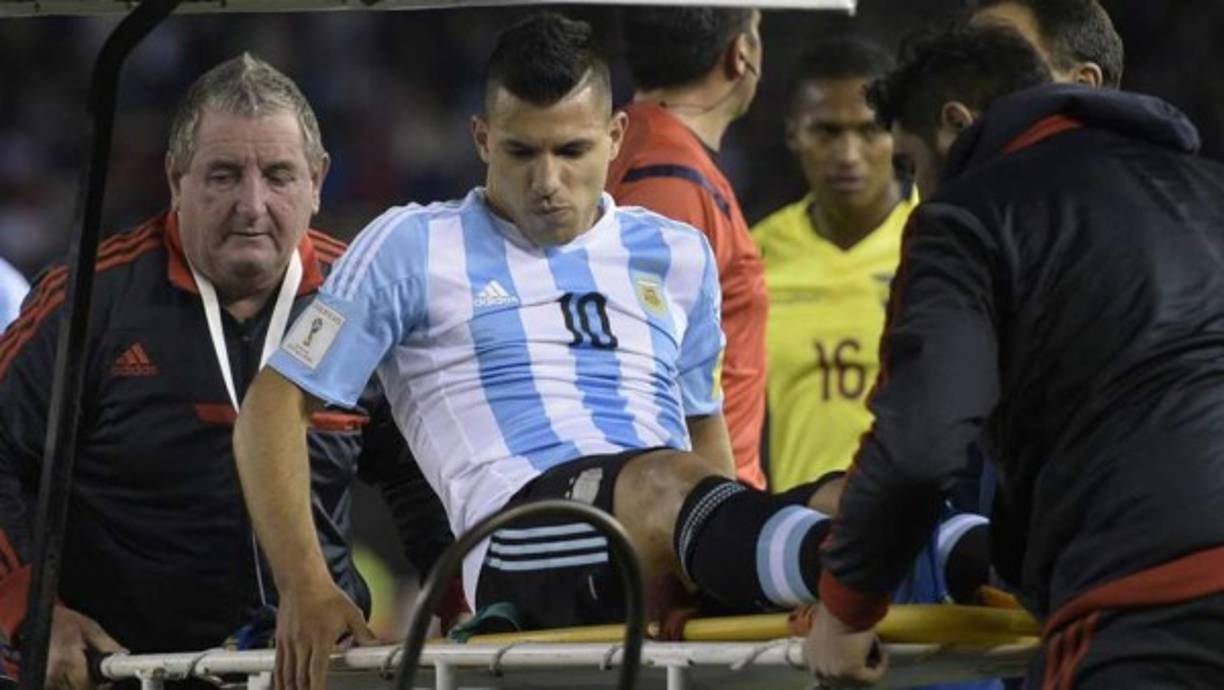 Sergio Agüero (Argentina). El delantero sufrió un tiró en el muslo izquierdo, en el partido ante Ecuador. Al final, se confirmó el desgarro y estará afuera por lo menos un mes.
