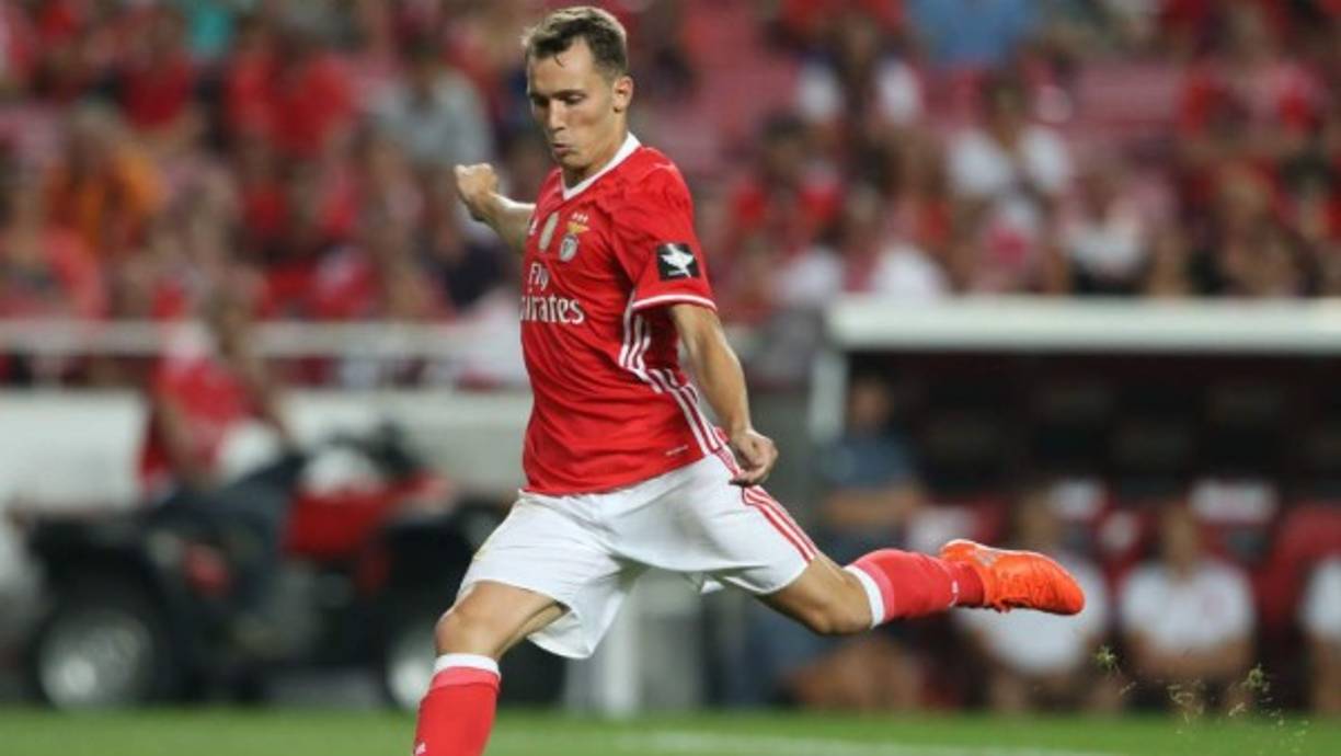Alex Grimaldo - El lateral izquierdo del Benfica siempre ha estado en la agenda de los grandes clubes de Europa. 25 millones de euros es su valor de mercado.