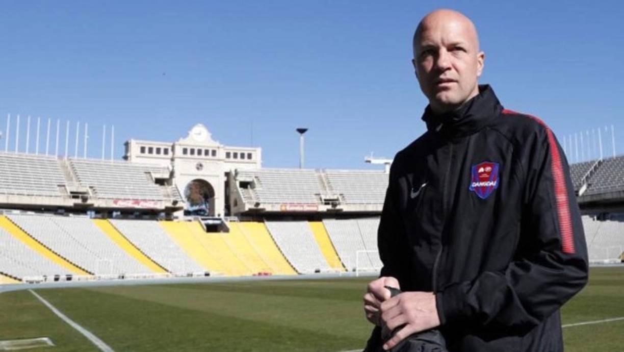 Según diario Marca, el técnico español Jordi Cruyff será el nuevo seleccionador de Ecuador. Tras entrenar en China llega a un acuerdo con la federación ecuatoriana para hacerse cargo de su selección durante los próximos tres años, informa el portal. Es hijo de la leyenda holandesa Johan Cruyff.
