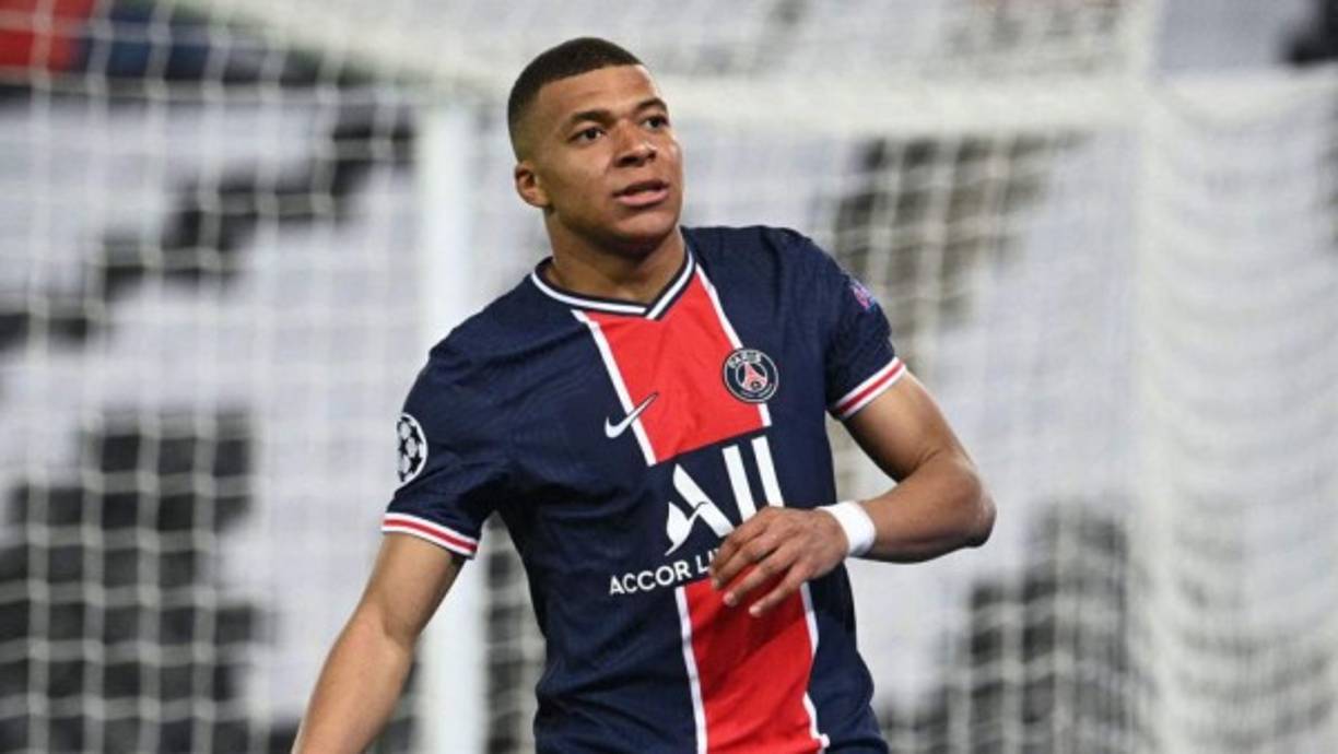Kilyan Mbappé - A sus 22 años, el delantero francés es la figura del París Saint Germain. El joven goleador parece que seguirá una temporada más, aunque su deseo es salir y fichar por el Real Madrid. ¡Tremendo tridente formará con Neymar y Messi!