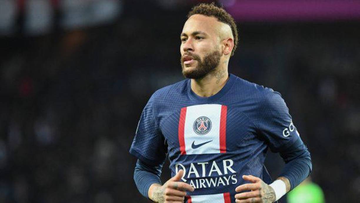 Bombazo. El PSG ha decidido poner en venta al brasileño Neymar por lo que no entra en sus planes de cara a la próxima campaña. El problema, ahora, es encontrar un punto de acuerdo que satisfaga a ambas partes ya que Neymar tiene contrato con los parisinos hasta el 2027.