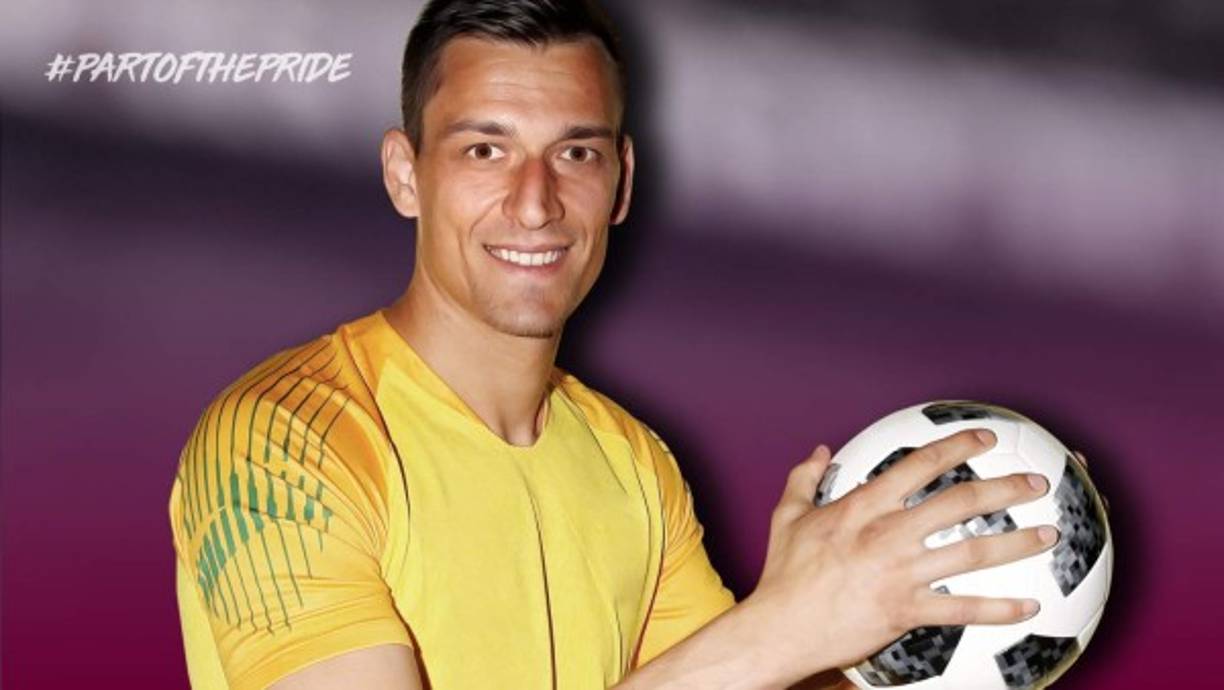 El portero internacional por Croacia, Lovre Kalinic, ya es nuevo jugador del Aston Villa. El meta, de 28 años, llegará al club de la Premier League en enero y su compromiso es hasta junio de 2023. Ha pasado la mayor parte de su carrera en el Hajduk Split y procede del La Gantoise belga.