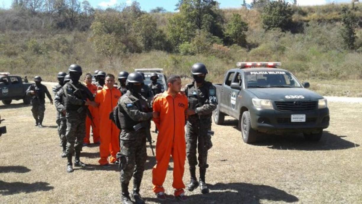 Bajo fuerte custodia militar fueron trasladados los reos hasta la cárcel El Pozo en Ilama, Santa Bárbara.
