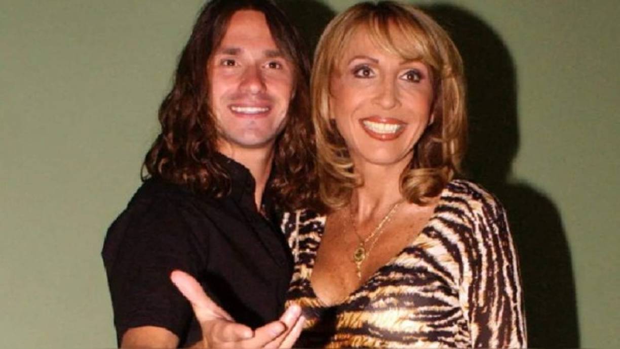 Luego de trabajar 16 años juntos, el representante aseguró que los bienes que tiene la conductora los consiguió gracias a él. “Yo estoy reclamando lo que conseguimos juntos en tantos años“, relató Cristian en entrevista al programa ‘De Primera Mano’.<br/>Durante la entrevista, también retomaron los rumores de violencia que sufrió ella durante su noviazgo, a lo que el empresario negó haber golpeado a la peruana. “Jamás la golpeé, al contrario era yo quien recibía los golpes y siempre me quedé callado por la cuestión de cómo un hombre va a denunciar a una mujer, entonces preferible quedarse callado y ver cómo se soluciona la situación“, detalló Suárez.<br/>