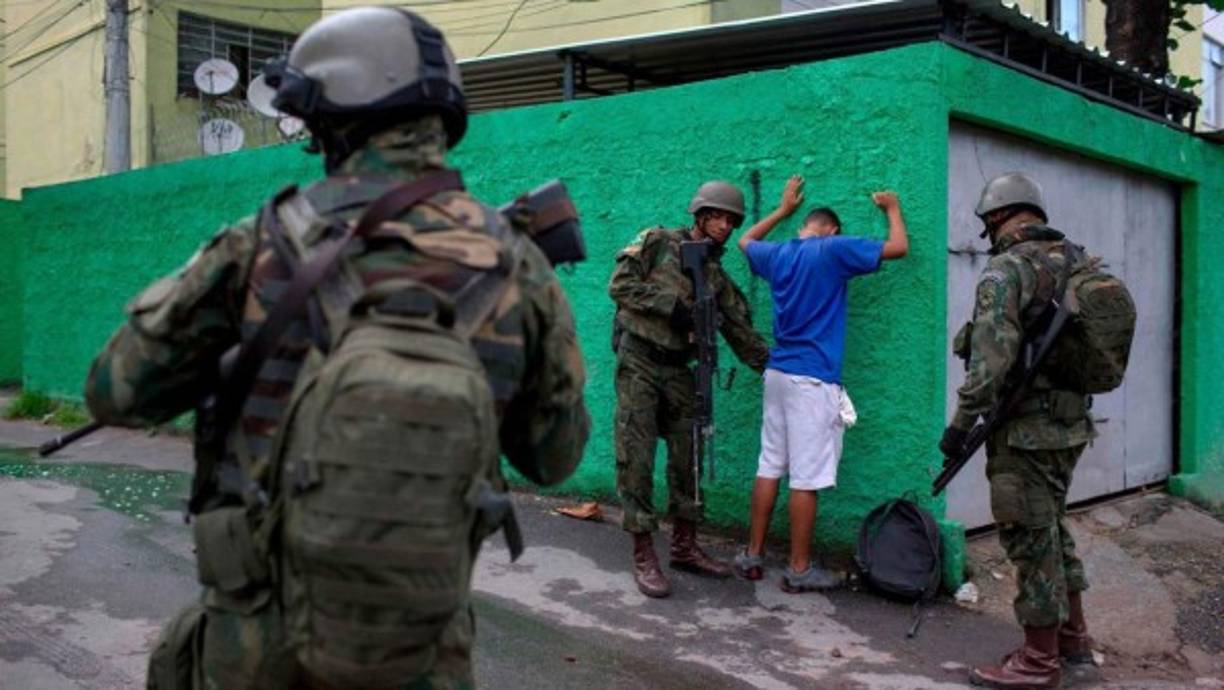 4. Natal, Brasil. El Gobierno de Temer ha desplegado a los militares en las calles de las principales ciudades brasileñas para contrarrestar la violencia causada por el narcotráfico. <br/><br/>En los últimos meses las fuerzas de seguridad realizaron una docena de operaciones en Rio de Janeiro, arrestando a 260 personas y confiscando armas y narcóticos, que no lograron frenar la escalada de violencia.