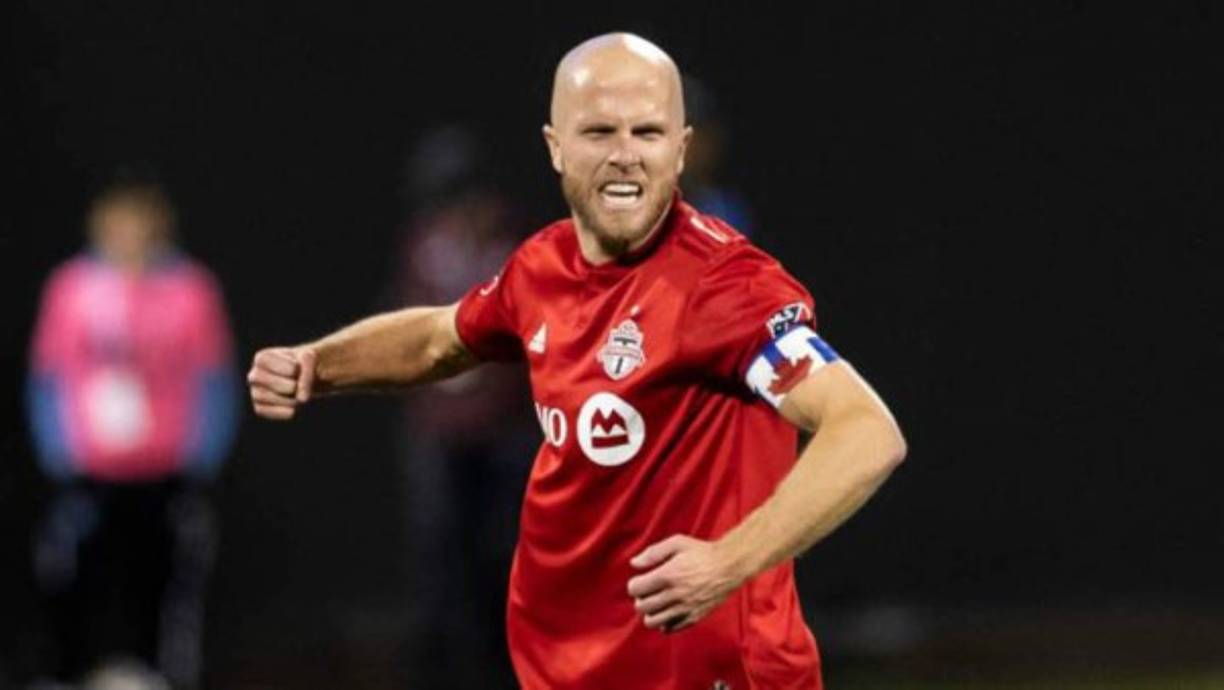 Michael Bradley: El centrocampista estadounidense enfrentó en varias ocasiones a Víctor Bernárdez, ya sea a nivel de selecciones o en partidos de la MLS. El volante sigue activo y juega en el Toronto FC.