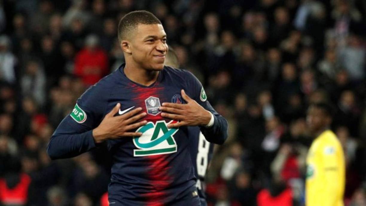 <br/>Según publica 'Le10Sport' , el joven delantero francés Kylian Mbappé, se ha mostrado halagado por el interés que el Liverpool ha mostrado por él. El crack francés podría dejar al PSG. Se dice que el padre de Mbappé ha mantenido conversaciones tanto con Jurgen Klopp, técnico del Liverpool.