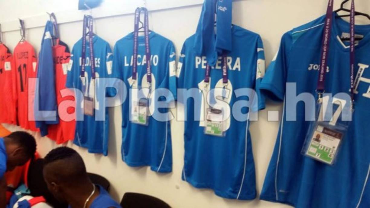 El camerino de Honduras previo al inicio del partido.