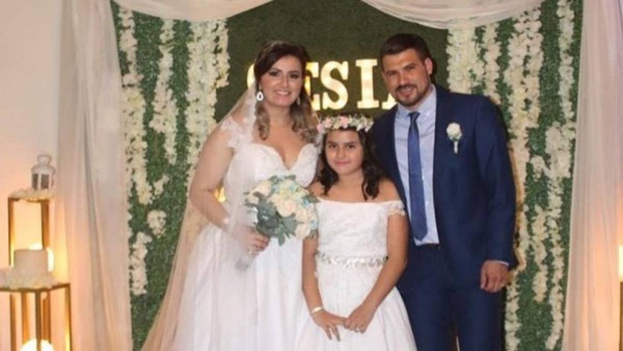 La bella familia formada por Cesia Mejía, Carlos Reyes y la hija de ambos, María Fernanda. Foto: HCH.<br/>