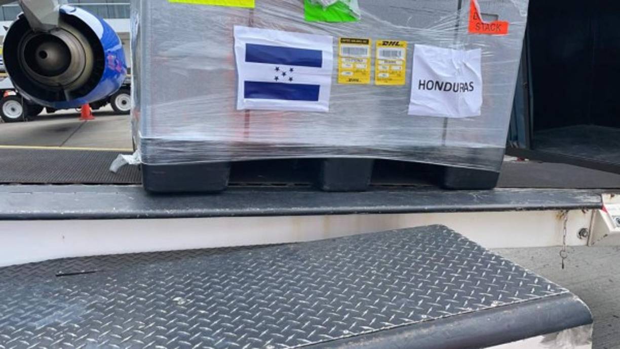 Este domingo llegarán 81,600 y el lunes 36,000 dosis, para completar la primera entrega de 204,000 vacunas.<br/>