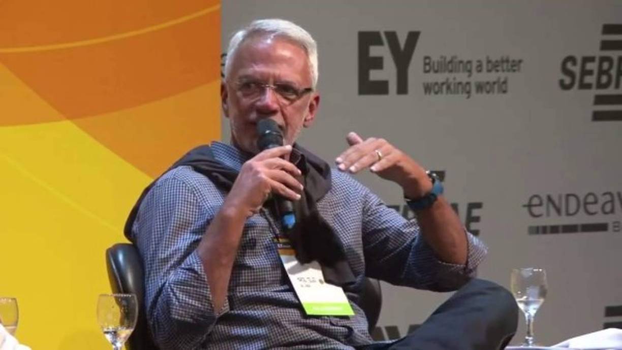 El brasileño Marcel Herrmann, también socio de la empresa cervecera Anheuser-Busch InBev, ocupa el octavo lugar con 9,900 millones de dólares.