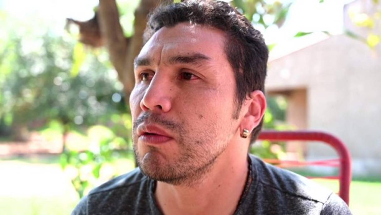 “Me apuntó directo a la frente. Estaba temblando con la pistola en la mano y apuntándome (...) Dijo que pidiera mi último deseo porque me iba a morir. Yo le dije que yo no me iba a morir y que no tenía por qué pedir ningún deseo. Le dije que no haga eso”, relató Cabañas.