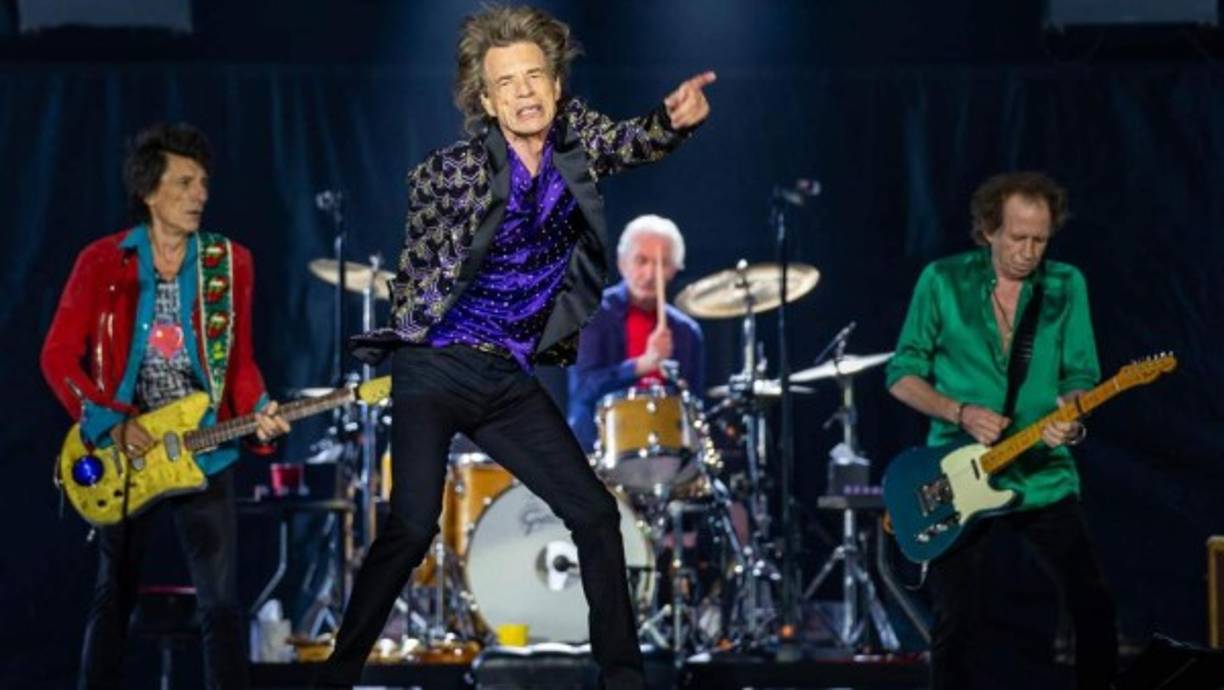 Cuando Trump formalizó su candidatura en 2015, el himno “Start Me Up” se convirtió en un clásico para cerrar sus primeros mítines hasta que los Rolling Stones pidieron en 2016 la retirada del tema, una disputa que escaló a una carta de “cese y desistimiento” enviada por su equipo legal este año.<br/>A los Stones se unió Neil Young, quien afirmó que “no le gustaba la idea” de que su música sonara en actos de Trump por su “misoginia” y “racismo”.