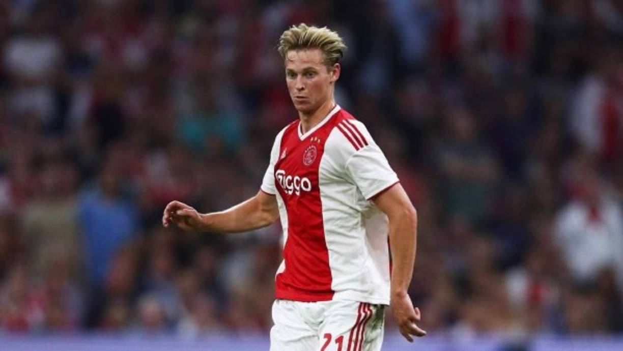 Centrocampista: Frenkie de Jong, 21 años (Ajax) - De Jong tiene todo el equilibrio, la creatividad, la técnica y la versatilidad posicional del moderno centrocampista: el motor del Ajax.