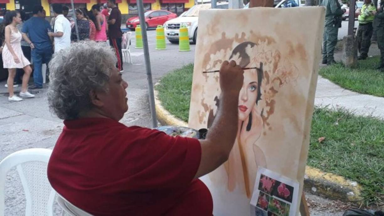 Los artistas locales mostraron su talento.