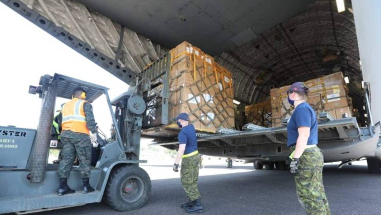 El Boeing CC-177 Globemaster III es un avión de transporte militar pesado de largo alcance desarrollado por McDonnell Douglas​ entre las décadas de 1980 y 1990 para la Fuerza Aérea de Estados Unidos (USAF), siendo actualmente fabricado por Boeing Integrated Defense Systems debido a la fusión de las dos empresas.