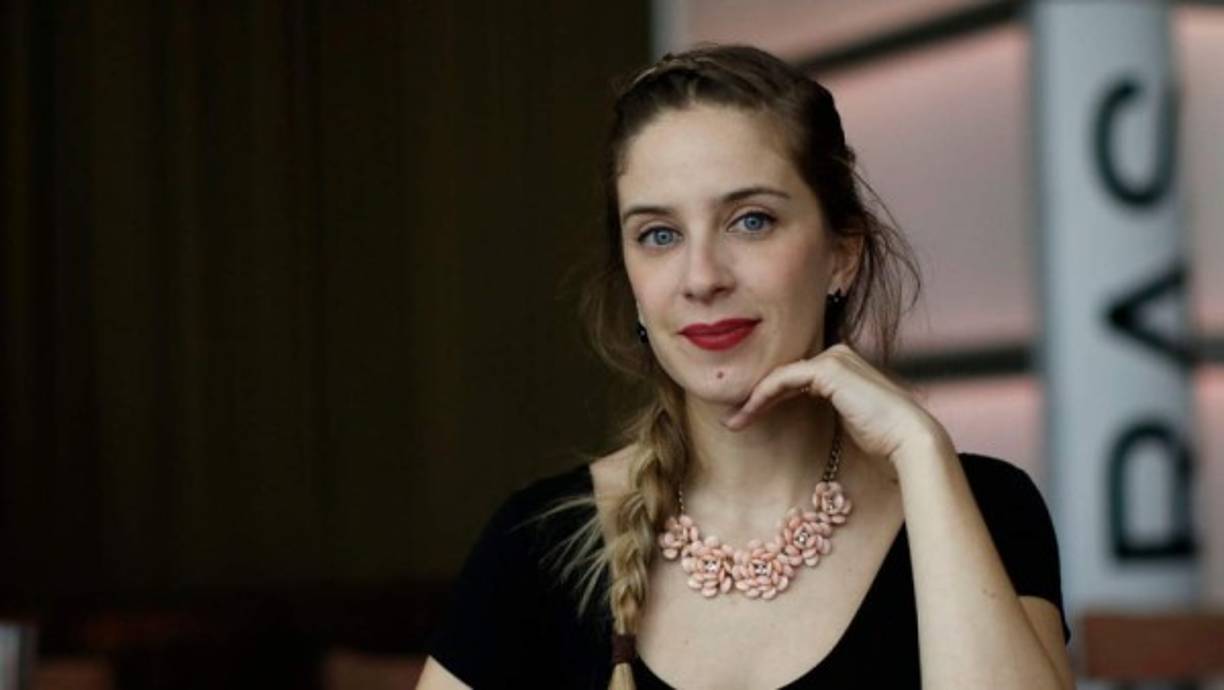 Alison Mandel, es una comediante y actriz chilena que se presentará por primera vez en el Festival de Viña y promete, para bien o para mal, dar de qué hablar. Será un poco complicado para la humorista captar la atención del público luego de la emoción que habrá dejado Jesse & Joy en escenario.