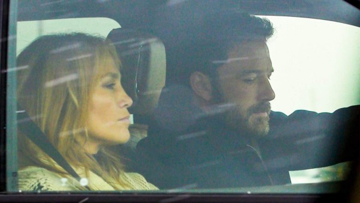 A finales de abril, paparazzi captaron a “Bennifer”, como los fans de Ben y Jennifer los bautizaron durante su primera relación, en una escapada romántica en Montana.
