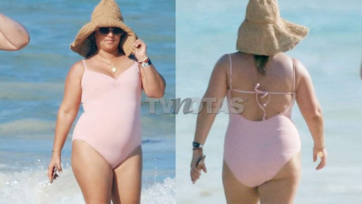 Pero a Adamari López no la detienen los crueles comentarios, recientemente la actriz se dejó ver en la playa con un traje de baño. Sin duda, ella se ama y acepta su cuerpo tal y como es. Foto: TVnotas