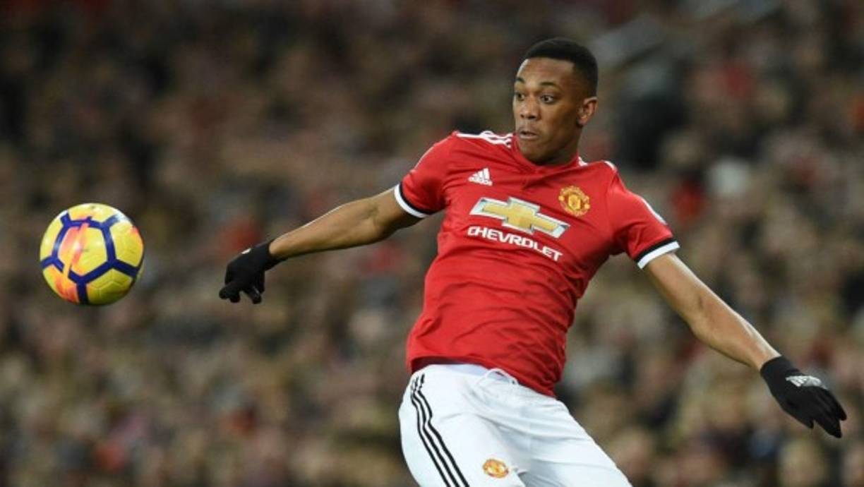 Anthony Martial no se moverá de Old Trafford. Según apunta el Manchester Evening News, pese a las informaciones en sentido contrario, el Manchester United no se plantearía la venta del pase de Anthony Martial en el mercado estival. José Mourinho cuenta con el jugador para el próximo curso y el francés no ha pedido salir de la institución. Foto AFP