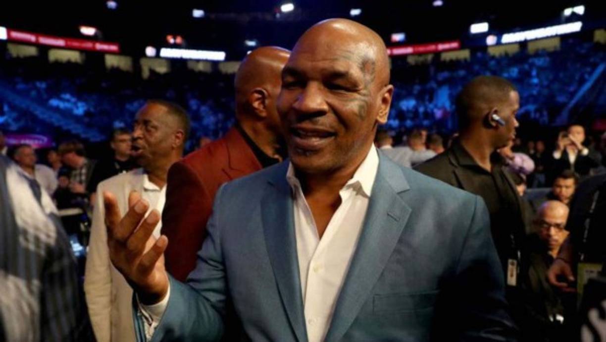 Su estricta rutina de ejercicios le ha llevado a perder 60 kilos, llegó a pesar cuando se retiró 172. El deporte no lo ha sido todo, también una buen alimentación ha sido crucial para ello.