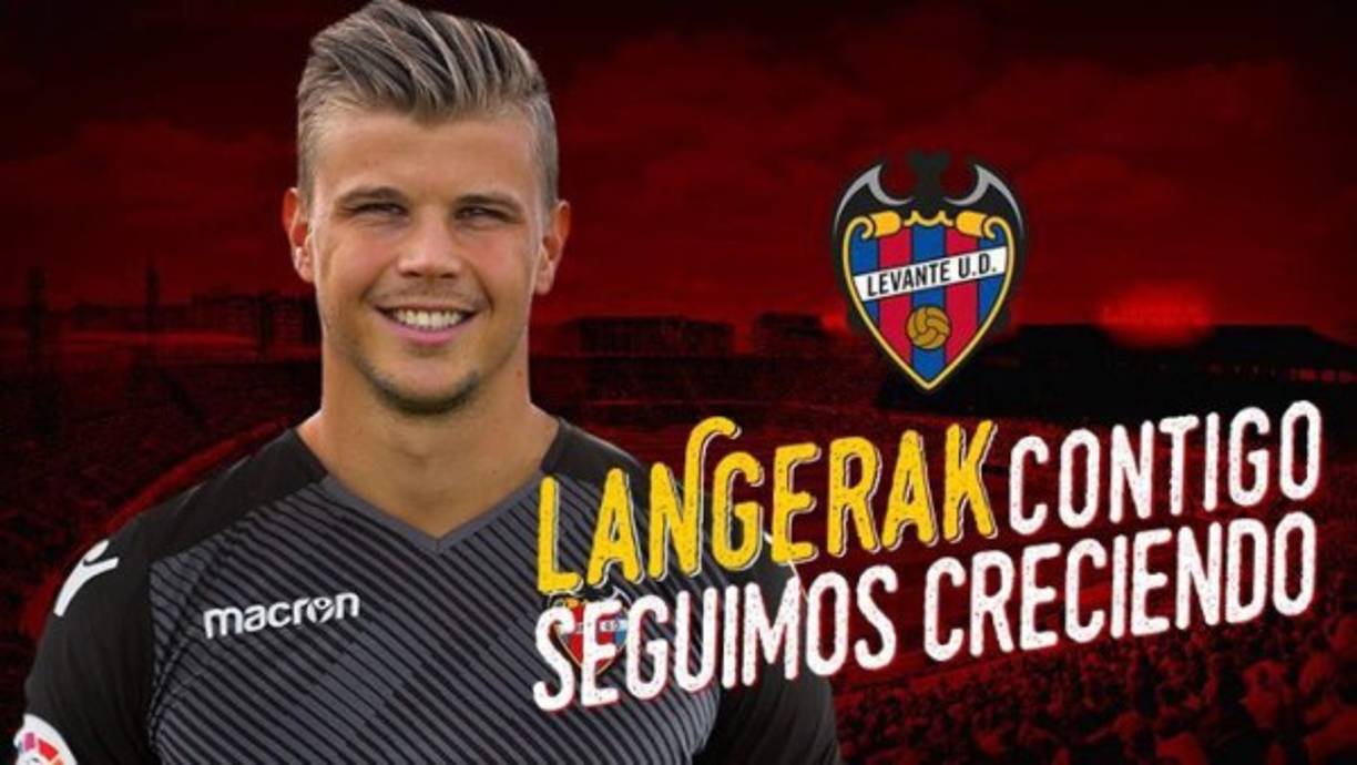 El portero australiano Mitchell Langerak llega procedente del Stuttgart y firma para las dos próximas temporadas.